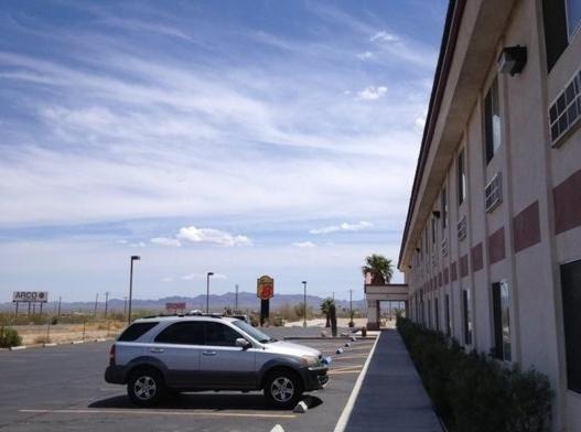 Super 8 By Wyndham Quartzsite Az Hotel Екстериор снимка