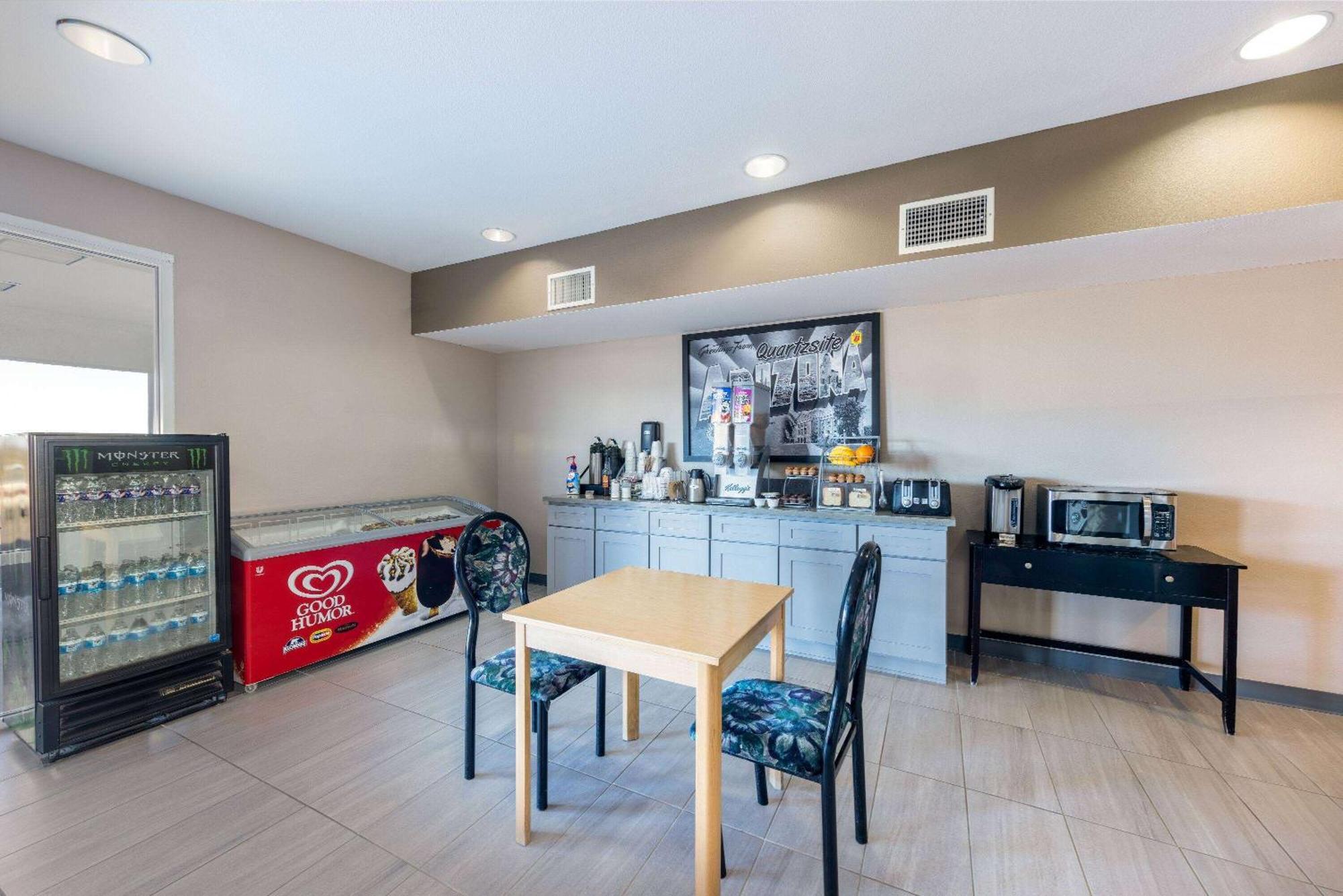 Super 8 By Wyndham Quartzsite Az Hotel Екстериор снимка