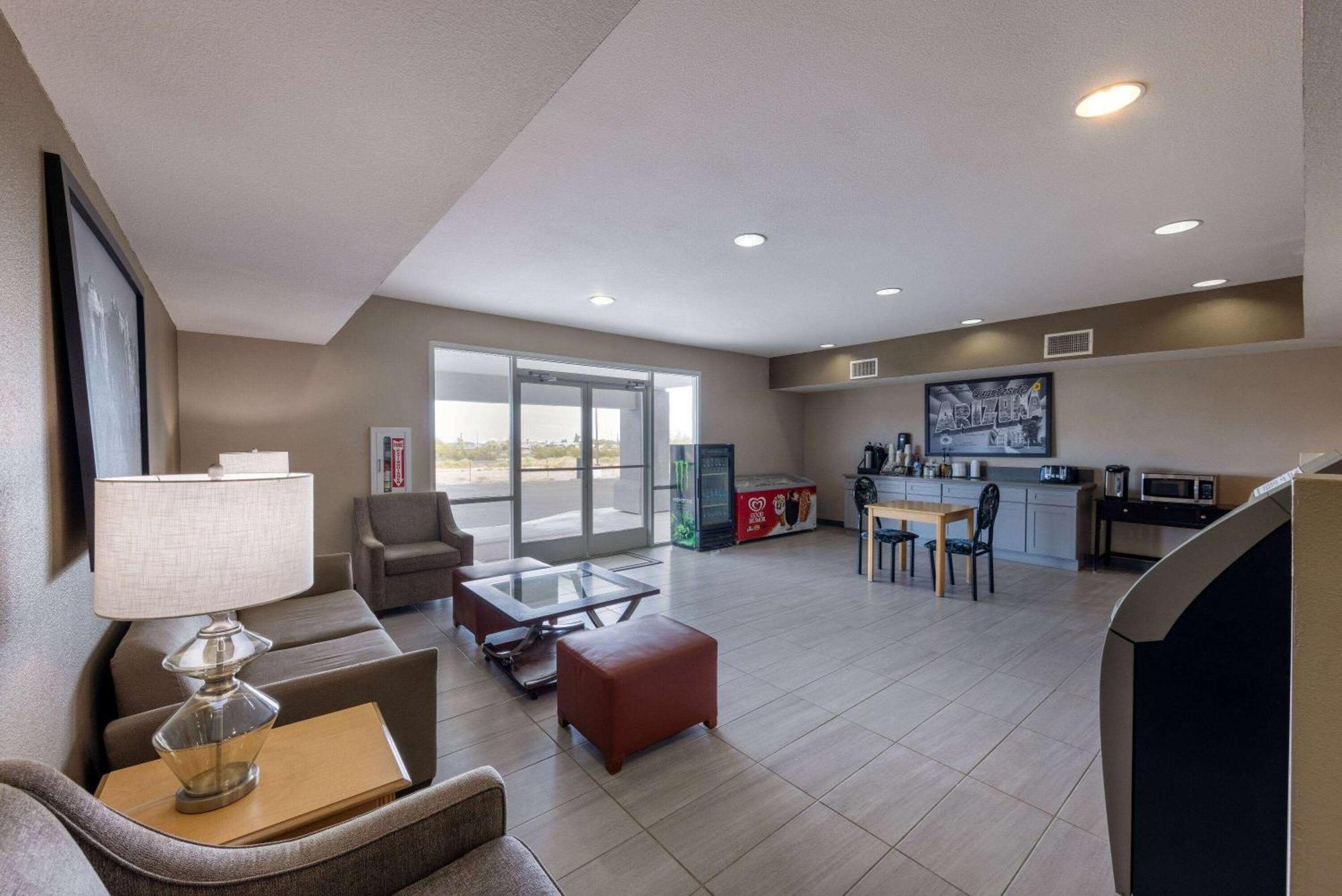 Super 8 By Wyndham Quartzsite Az Hotel Екстериор снимка